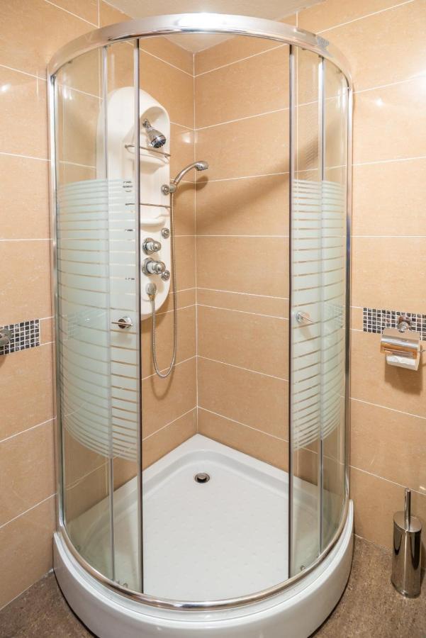 Apartman Eros Vrnjačka Banja Exteriör bild
